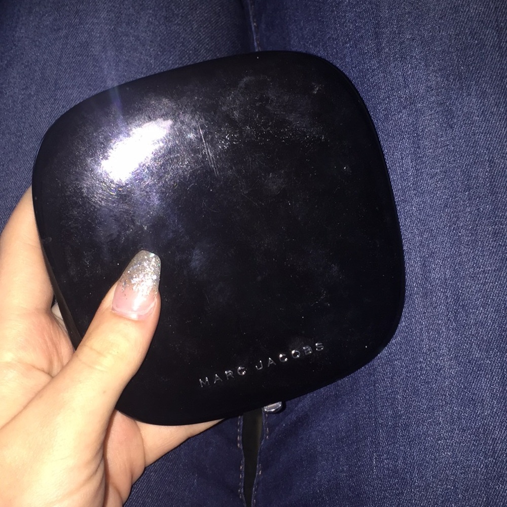 GENTLY used Marc Jacobs Tantruc Omega bronzer!!!